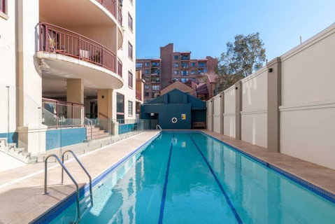 Poolside Sydney 1 Bedroom Apartment - Stayed 3
