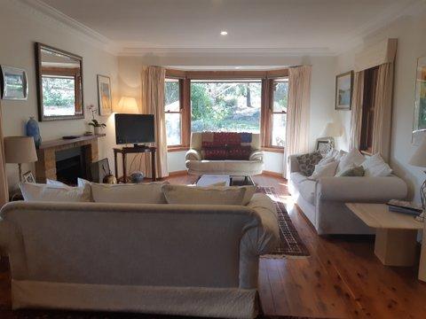 Poppies - Stays Accommodation 1