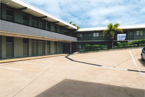 PRECINCT HOTEL GLADSTONE - Stays Accommodation 0