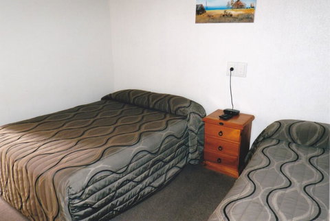 PRECINCT HOTEL GLADSTONE - Stays Accommodation 2