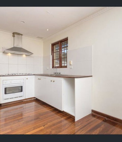 Queens Park Home - Stayed 3