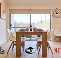 Quiet Garden City Unit - Free WiFi  Parking - Stays Accommodation