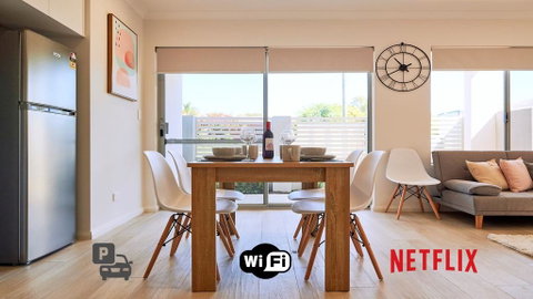 Quiet Garden City Unit - Free WiFi & Parking - Stays Accommodation 0