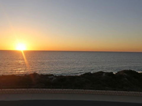 Quinns Beach Stay One - Stays Accommodation 0