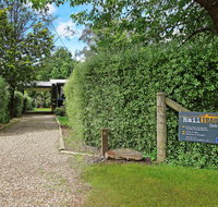 Rail Trail Cottage - BRIGHT