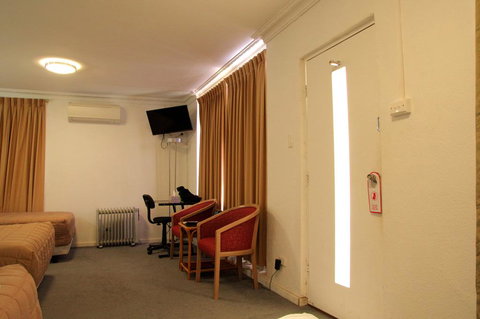 Rainbow Motel - Stayed 2