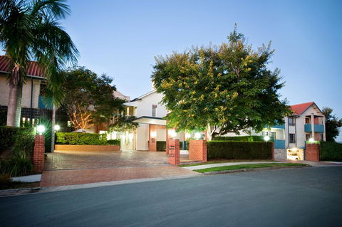 Ramada By Wyndham Brisbane Windsor - Stays Accommodation 1