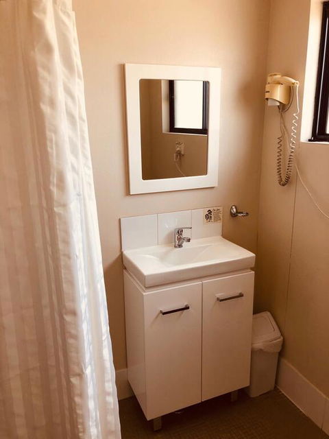 Red Cedar Motel - Stayed 3