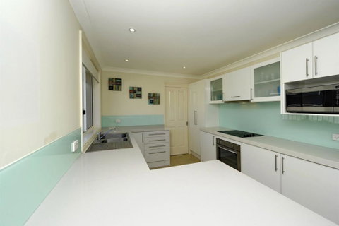 Reef Close, 1/2 - Stayed 0