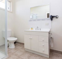 RENOVATED BEACH BEAUTY - ROSEBUD - Stayed