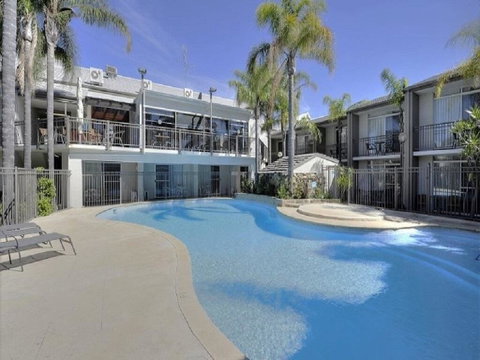 Resort Serviced Apartments - Mandurah - Stays Accommodation 0