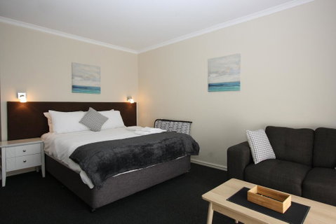 Resort Serviced Apartments - Mandurah - Stays Accommodation 2