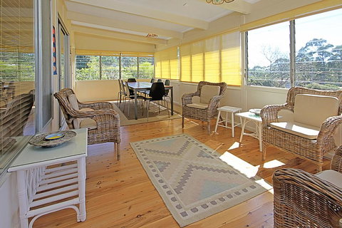 REST ASHORE At MOLLYMOOK - Stayed 1