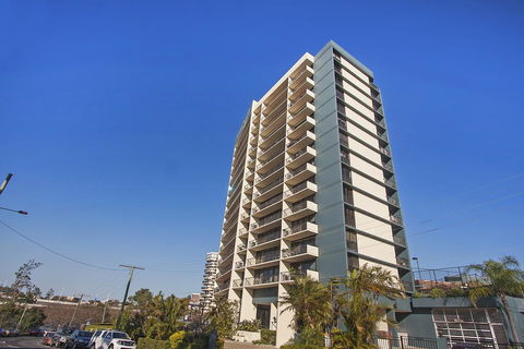 River Plaza Apartments - Stayed 2