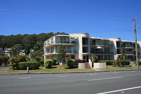 RIVERVIEW, UNIT 6, CURRUMBIN - Stayed 3