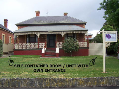 RJ's Bed & Breakfast - Stays Accommodation 3