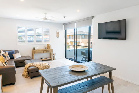 Rockpools 3 - Stayed 0