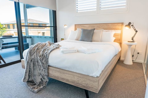 Rockpools 3 - Stayed 1