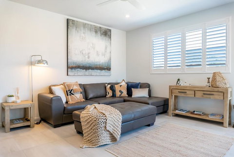 Rockpools 3 - Stayed 2