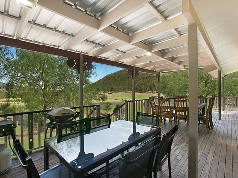 Rosa House In Broke, 4br House In Walking Distance To Cellar Doors - Stays Accommodation 0