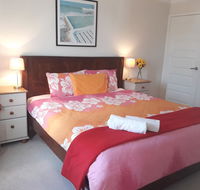Rossmoyne 2 BEDROOM HOUSE SELF CHECK IN Walk to River Shops Bus Trains Cls to Airport City Beaches - Stayed