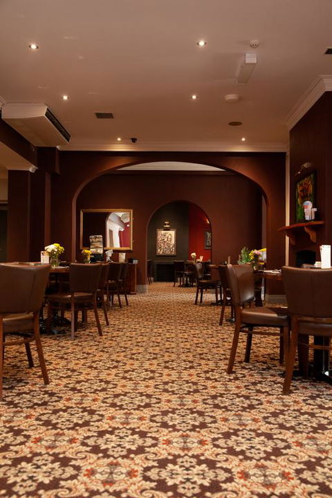 Royal Hotel Singleton - Stays Accommodation 3