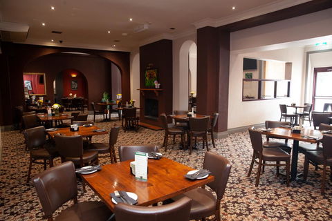 Royal Hotel Singleton - Stays Accommodation 1