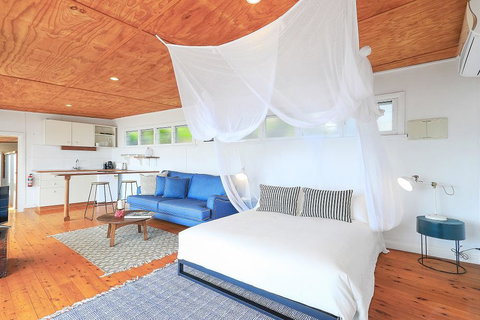 Sail On In Boatshed - Stayed 3