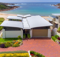 Sails on the Beachfront - Exclusive Seaside Home - Stays Accommodation
