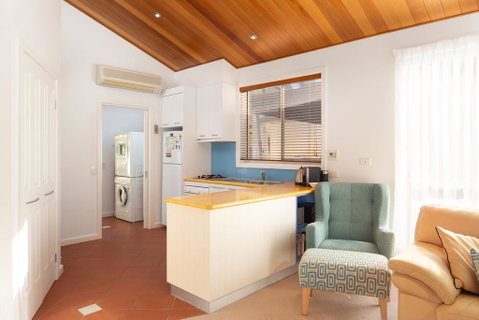 SAILS TWO - INVERLOCH - Stayed 3