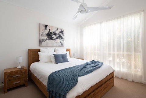 SAILS TWO - INVERLOCH - Stayed 1