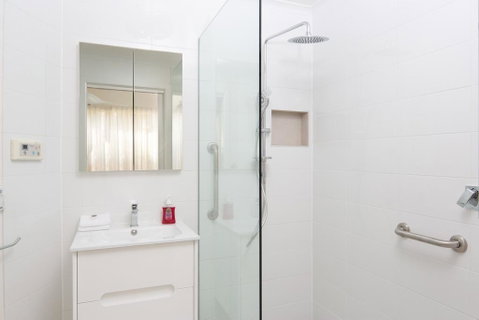 SAILS TWO - INVERLOCH - Stayed 2