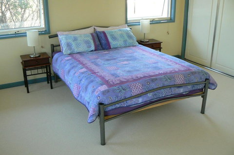 Sandy Point Beach Escape 1 Bedroom Apartment - Stayed 2