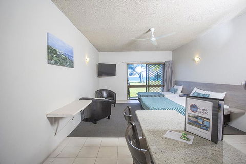 Sarina Beach Motel - Stayed 3
