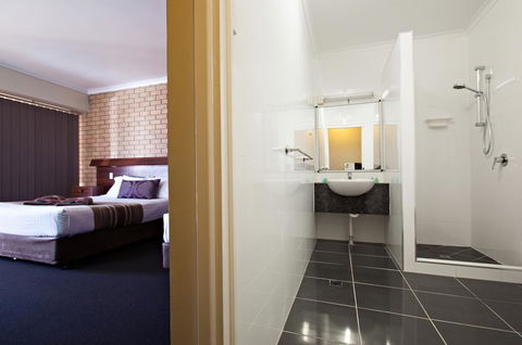 Sarina Motor Inn - Stayed 0