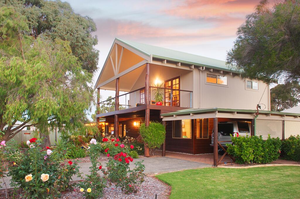 Dunsborough WA Stayed