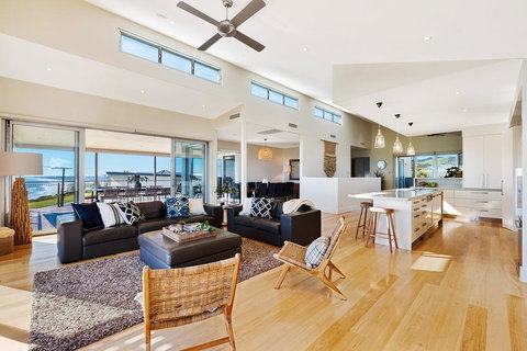 Sea La Vie - Stayed 0