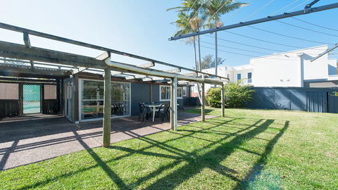 Sea Urchin, 9 Sandy Point Road - Stays Accommodation 3