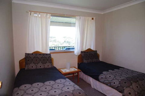 Sea View, 3 Hodgson Street - Stays Accommodation 2