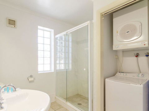 Seachange Apartment 1 - Stays Accommodation 2