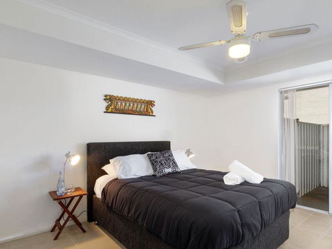Seachange Apartment 1 - Stays Accommodation 3