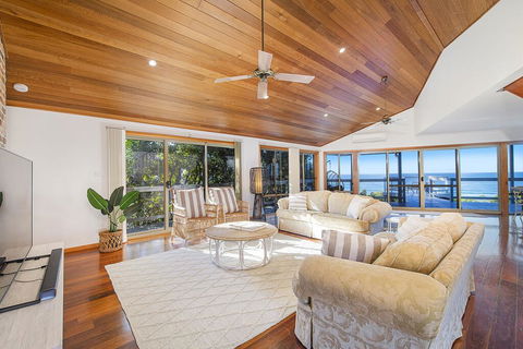 Seascape @ 19 Pindari - Privacy, Space, Views - Stays Accommodation 2