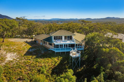 Seascape @ 19 Pindari - Privacy, Space, Views - Stays Accommodation 1
