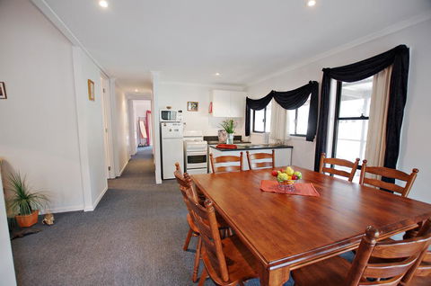 Serenity Grove - Stays Accommodation 1