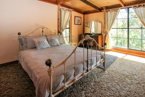 Shady Creek Eco Cabin, Peaceful Country Getaway - Stays Accommodation 0