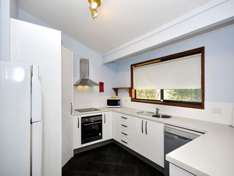 Shady Treez - Pet Friendly - Stays Accommodation 3
