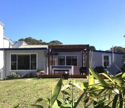 Shellharbour Beach Cottage - Walk Onto Patrolled Beach With Flags In Summer - Stayed 1
