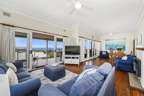 Shellseekers, 4 Hodgson Street - Stays Accommodation 1
