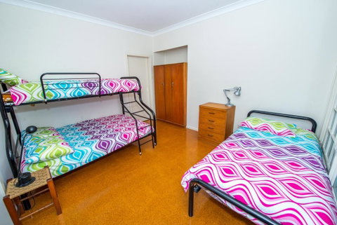 Shoal Bay Avenue, Unit 7 - Stayed 3