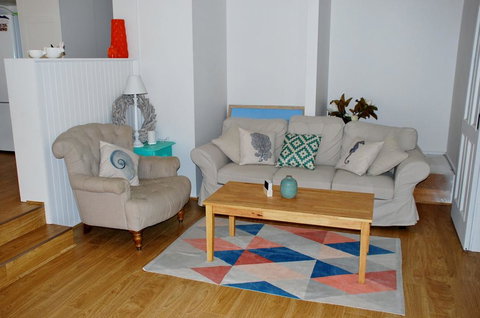 SHORE BEATS WORK - INVERLOCH - Stayed 0